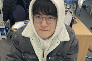 等待官宣了！粉丝的家人晒出了Gumayusi在日山/HLE办公室签约