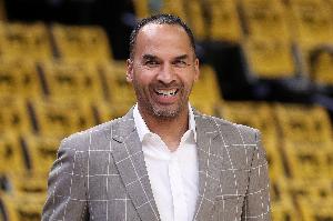 3内线仅上25场+欧文伤缺+1报销！哈里森曾言：未来健康状况很乐观