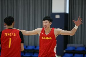 中国男篮在锋线内线占据绝对优势 如何锁死李贤重将是取胜之匙