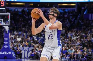 稳定发挥！小瓦格纳19中8&罚球6中5拿到23分 另有7板1助3断