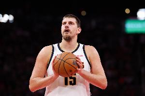 轻松写意！约基奇打满首节4中4高效拿下13分4板3助