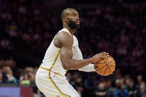 手感不佳但胜在全面！杰伦·布朗13中3&16罚12中 砍19分12板11助