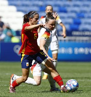 世体：邦马蒂预计伤缺5个月，巴萨可从国际足联获约250万欧补偿金