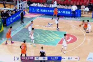 关键先生！特莱斯20中9拿到28分&两次关键单打命中 另有4板11助