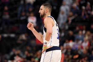 外线神准！克莱5记三分球射落17分3板1助1帽