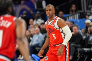 杨毅：保罗跟哈登是能尿到一个壶里的人吗？出这事我挺为保罗高兴