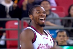 得分手！浙江新外援兰道夫17中9&7罚5中砍25分5板 正负值+35！