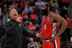 船记：NBA本赛季仅1队前三节落后时从未赢过 他们是0-14的快船
