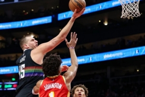 约基奇：杰伦·约翰逊也很会打三双嘛？