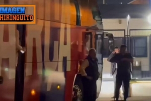 走路一瘸一拐！巴萨跟队：霍安·加西亚身体没问题，只是赛后疲劳