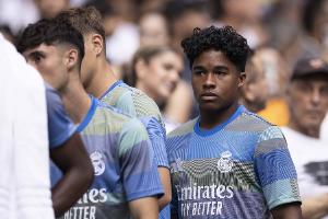 记者：吃到红牌的皇马替补球员是恩德里克