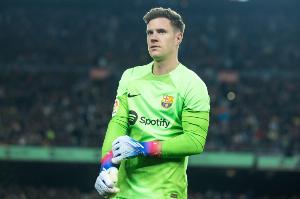 巴萨官方：特尔施特根已获得医疗许可，入选对阵法兰克福大名单