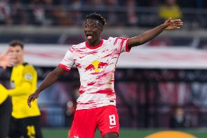 队报：朗斯已经谈妥海达拉的转会，300万欧元转会费签约至2029年