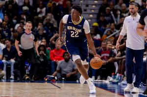 杀疯了！奎因强突科内特对抗上篮拿到个人第33分 鹈鹕反超1分！