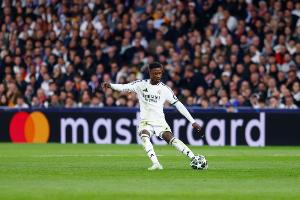 记者：卡马文加因脚踝受伤将缺战曼城，姆巴佩因膝盖受伤出战成疑