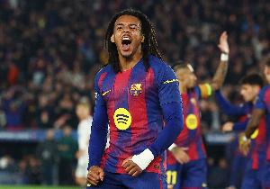 孔德此前41场欧冠比赛只打进1球，本场3分钟头球双响助巴萨逆转