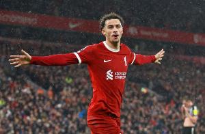 柯蒂斯·琼斯成功传球、突破性传球全场最多，3次过人全部成功