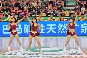 动感十足！媒体人晒CBA俱乐部杯赛南宁赛区啦啦队的舞蹈表演视频