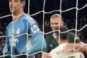 小鸟依人1米75居勒尔被派去盯防1米95哈兰德，后者会心一笑