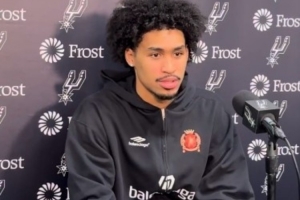 哈珀：上学时会看SGA&东契奇&康宁汉姆&布伦森和哈登的录像