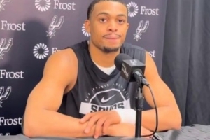 凯尔登：詹姆斯在这个年纪还能保持这个状态 真是令人钦佩