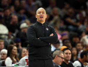 队记：快船还在寻找新的输球方式 他们的巅峰时期也即将结束