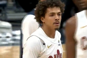 要逆转？小克雷格·波特先抢断反击暴扣 再逼抢底线球造奇才失误