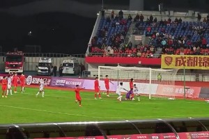 球迷现场目睹汪士钦对阵越南离谱失误：WC这什么啊？