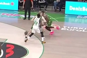 比nba炸？欧洲篮联暴力扣篮！注重团队篮球也有劲爆个人秀