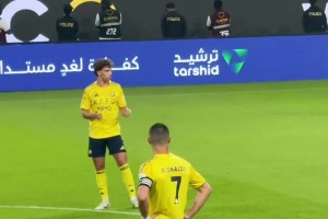 油箱里还有油！这停球、这射门前的衔接，你和我说他40岁了？