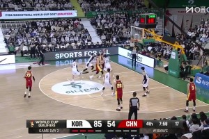 燃尽了！周琦第四节连续砍下8分，中国队终于将分差缩小到25分以内！