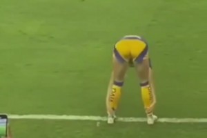 国外博主恶搞：这是范戴克式防守