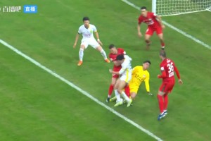 你怎么看❓️国安进球，河南门将疑似投诉被冲撞了