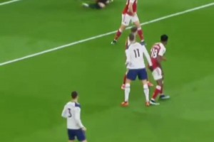 曲终人散？回顾萨拉赫在利物浦的封神时刻！残酷的竞技体育~