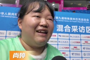 东契奇：我队友都41岁了还特么跟超人一样...