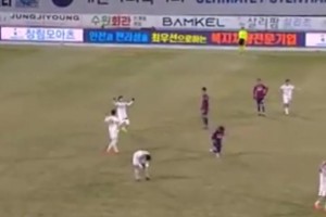 活久见！韩国联赛吹哨结束后，又判罚点球导致比分改写！