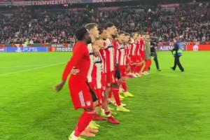 高歌猛进！拜仁欧冠赛后的谢场环节！