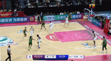 偷师追梦？所罗门弧顶假手递手直接突破双手暴扣